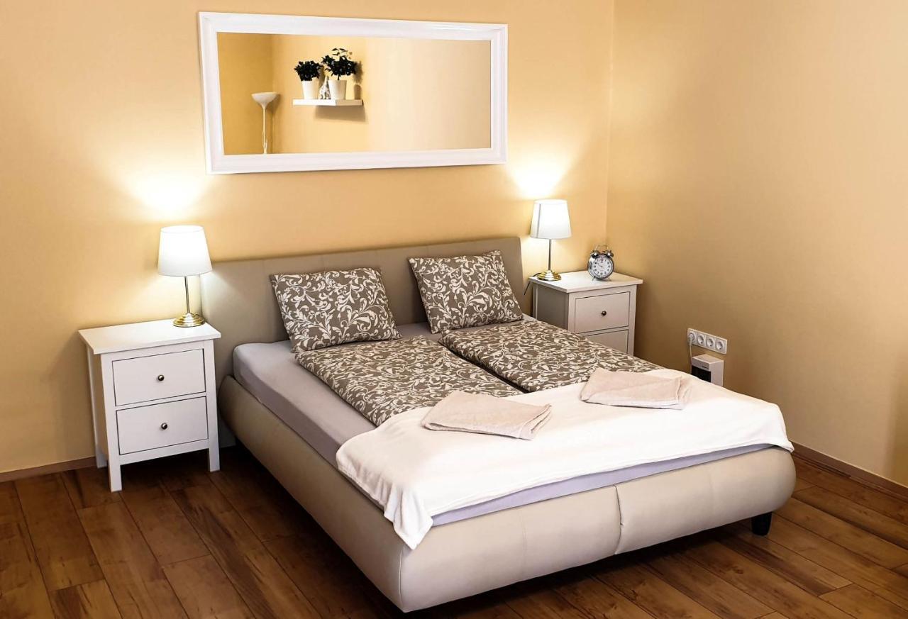 Corvin City Center Kisfaludy Apartman Apartamento Budapeste Exterior foto