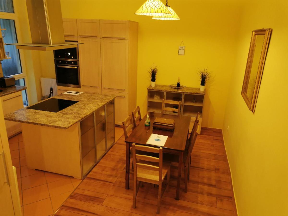 Corvin City Center Kisfaludy Apartman Apartamento Budapeste Exterior foto
