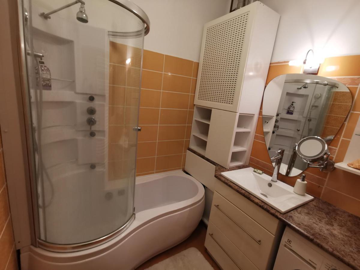 Corvin City Center Kisfaludy Apartman Apartamento Budapeste Exterior foto